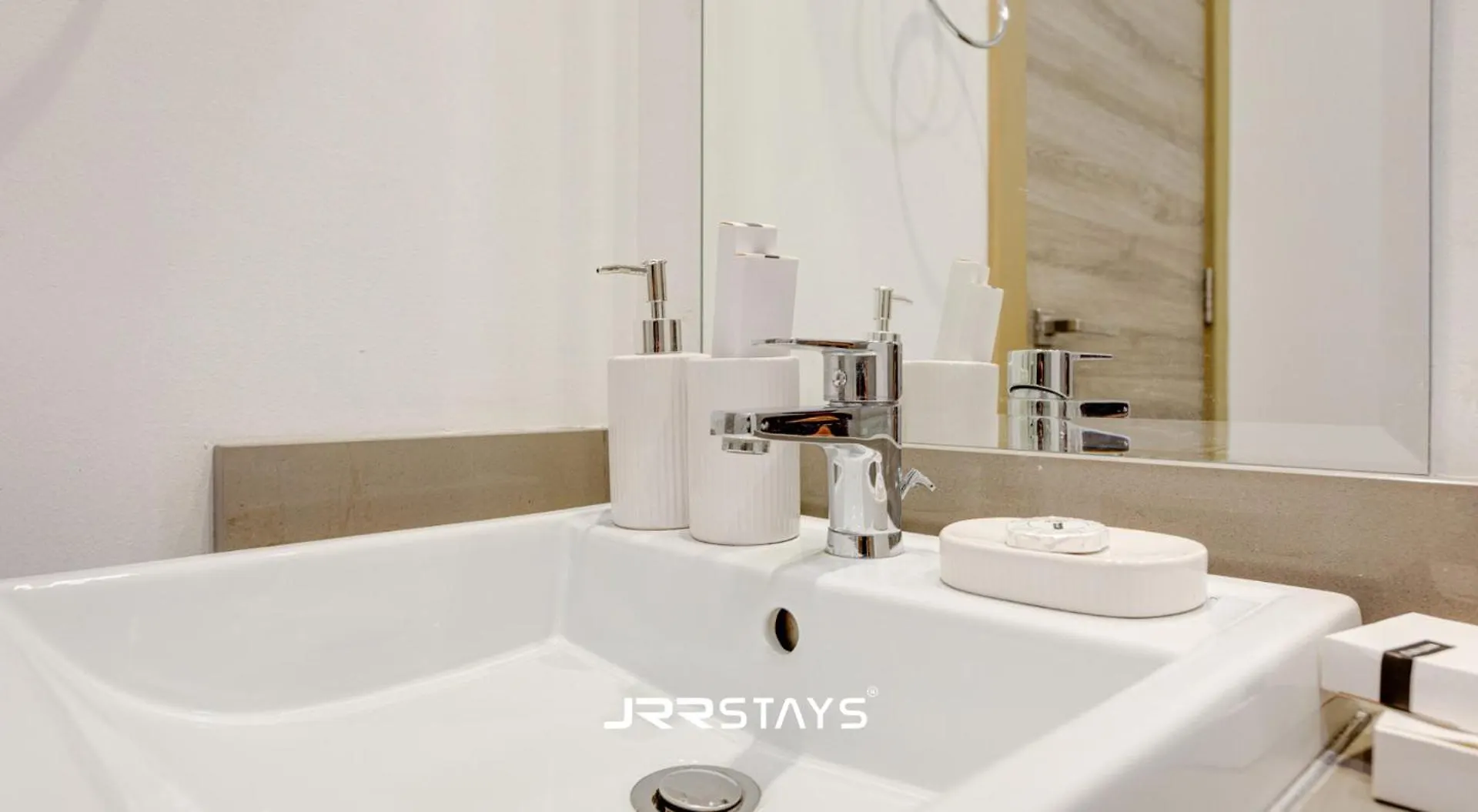 Apartament Elegant Luxury 1Br - Modern Design - Jvc Dubaj 0*,